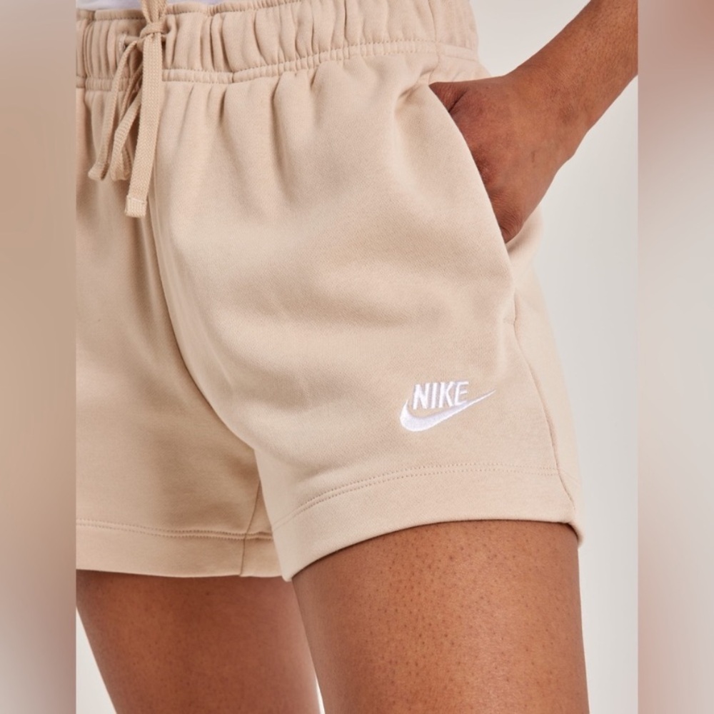 NWT Nike Club Fleece Shorts